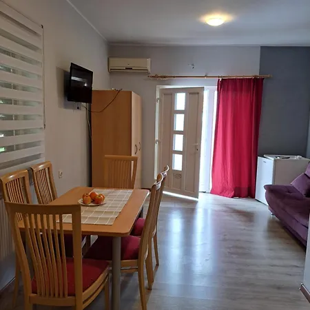 Sobe Svitlana Bed & Breakfast *
